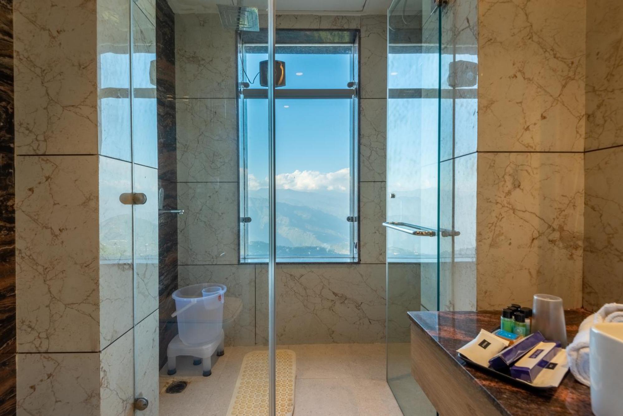 The Seasons Dalhousie - Best Valley View & Mountain View Hotel In Dalhousie Dış mekan fotoğraf